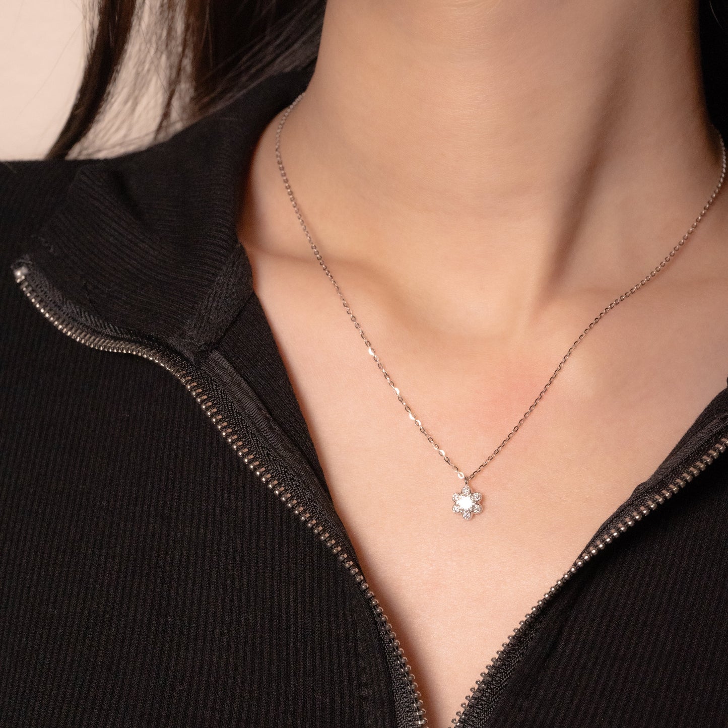 Sparkling Silver Floral Pendant Necklace